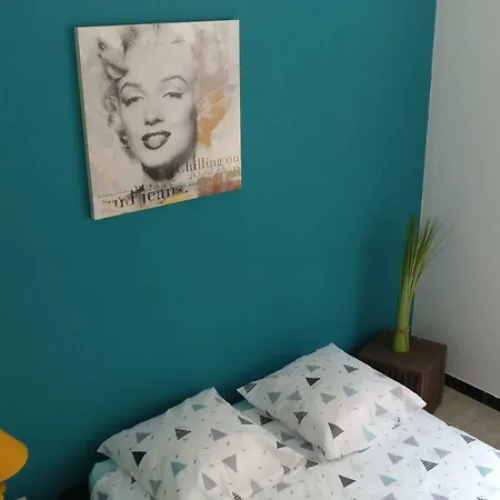Vue Imprenable Sur La Cite Medievale : 6 Couchages. Apartamento Carcasona